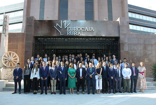 Eurocaja Rural da la bienvenida a los 75 universitarios que comienzan sus prácticas en la entidad